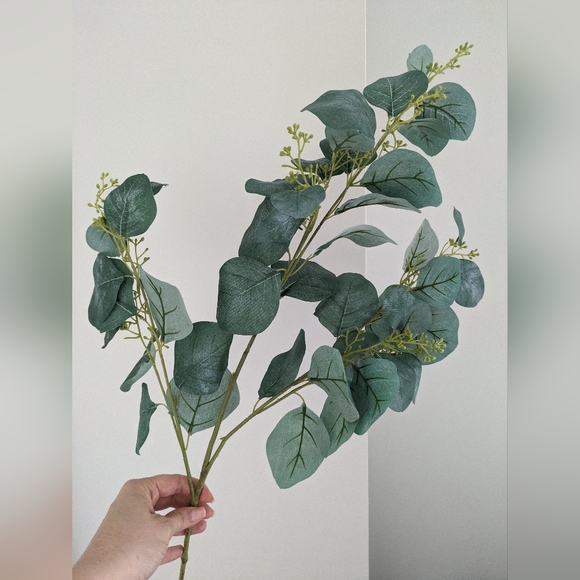 Artificial eucalyptus stems - Picture 1 of 3